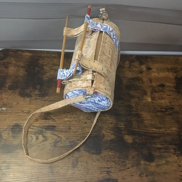 Vintage natural cork kimono cylinder crossbody bag - Picture 4 of 11